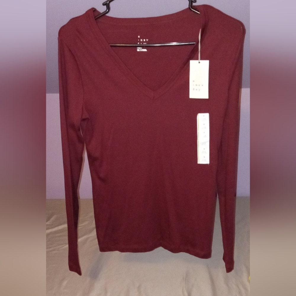 A New Day Long Sleeve V Neck Lightweight T-Shirt Fitted Shirt Burgandy Small